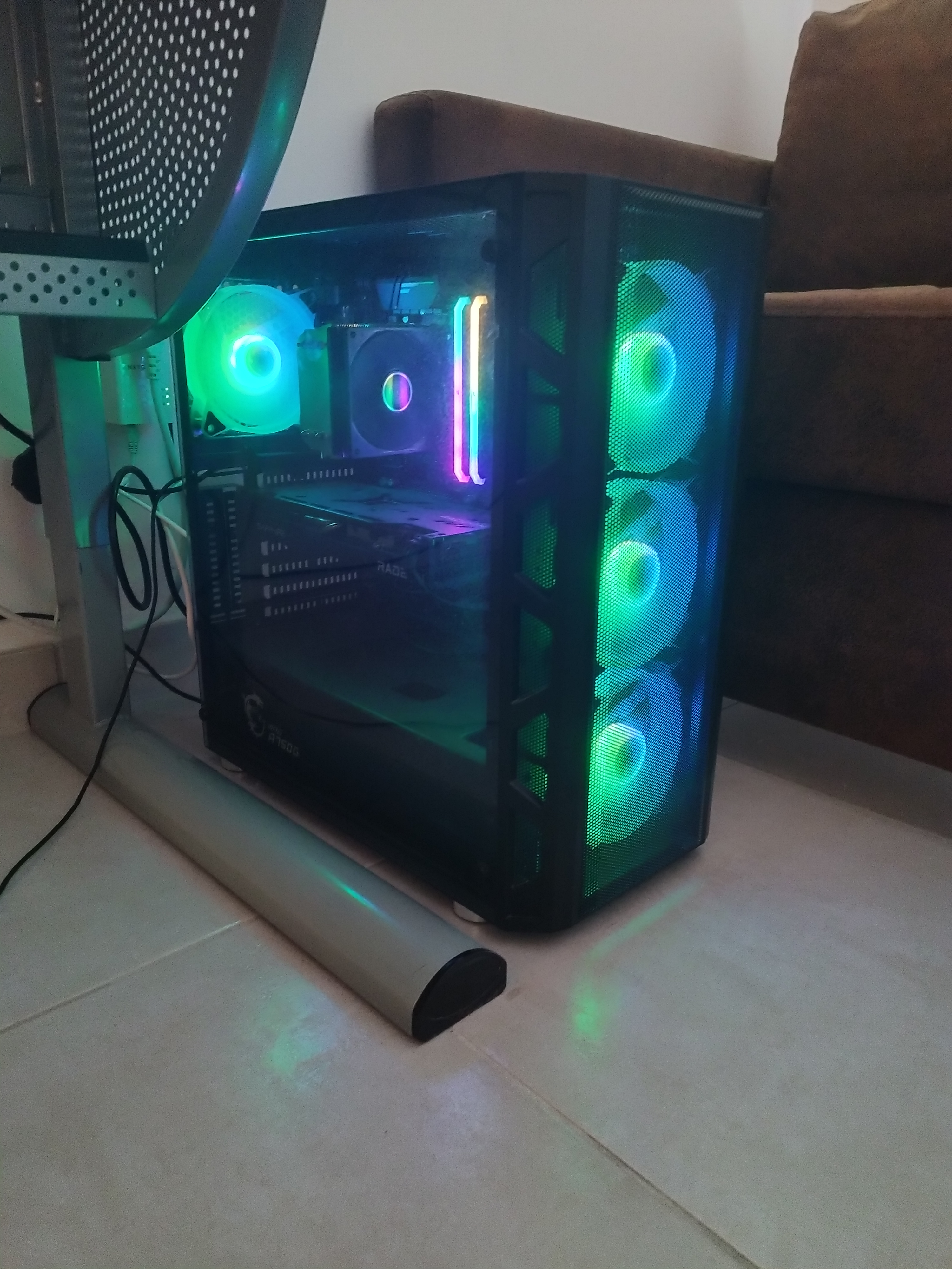 Boîtier PC avec ventilateurs RGB
